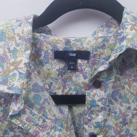 Gap | Floral Print| Button up Shirt - Picture 3 of 4